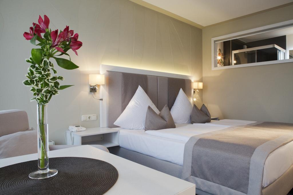 Hafenhotel Pommernyacht Ueckermunde Bilik gambar